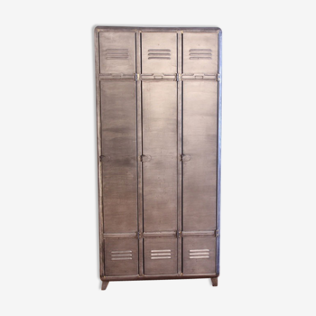 Industrial metal wardrobe 3 doors rounded corners