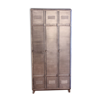 Industrial metal wardrobe 3 doors rounded corners