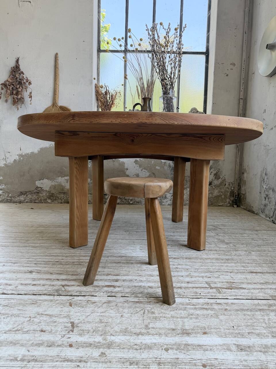 Round XL constructivist table