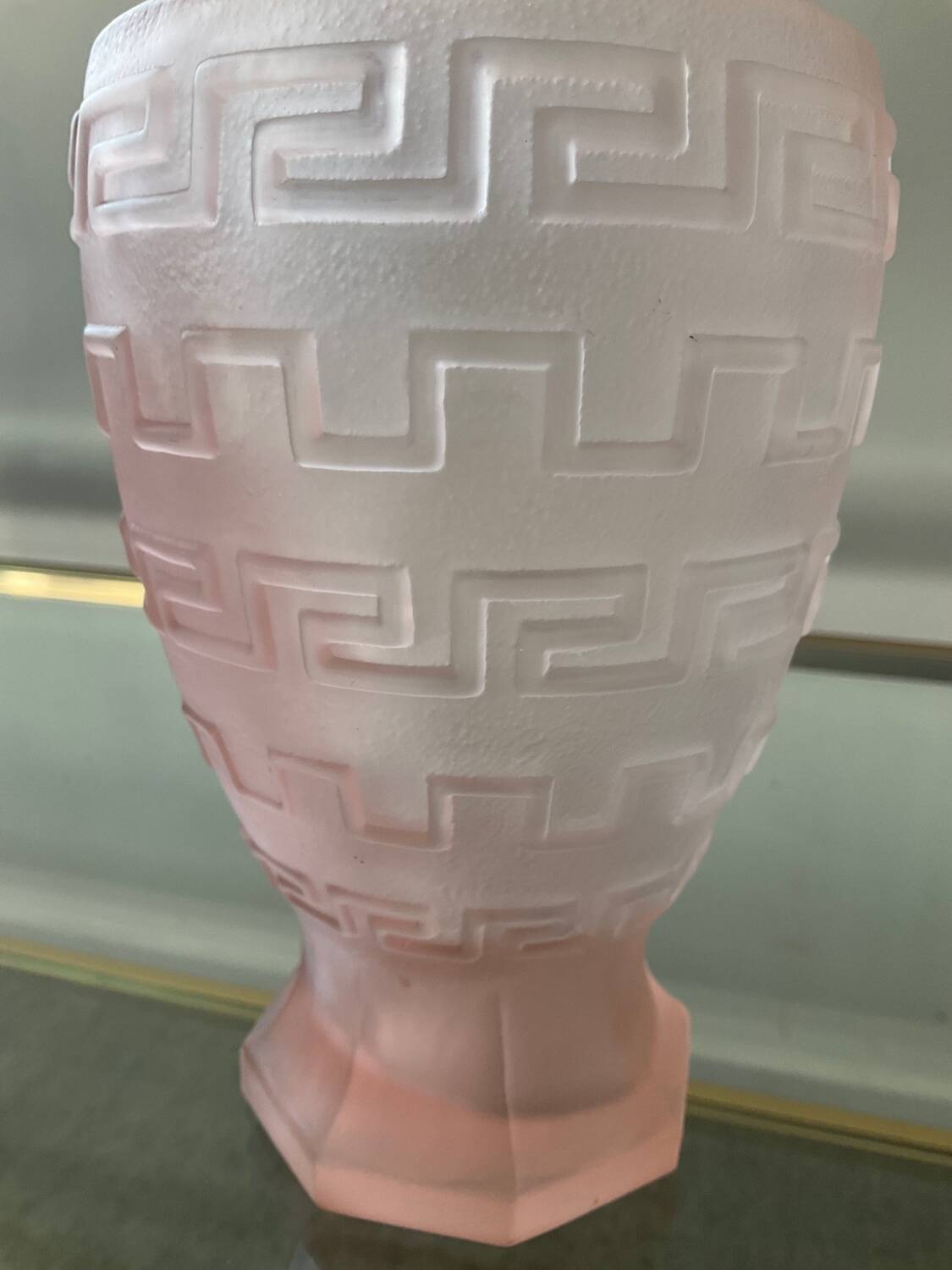 Art Deco vase in pink glass paste