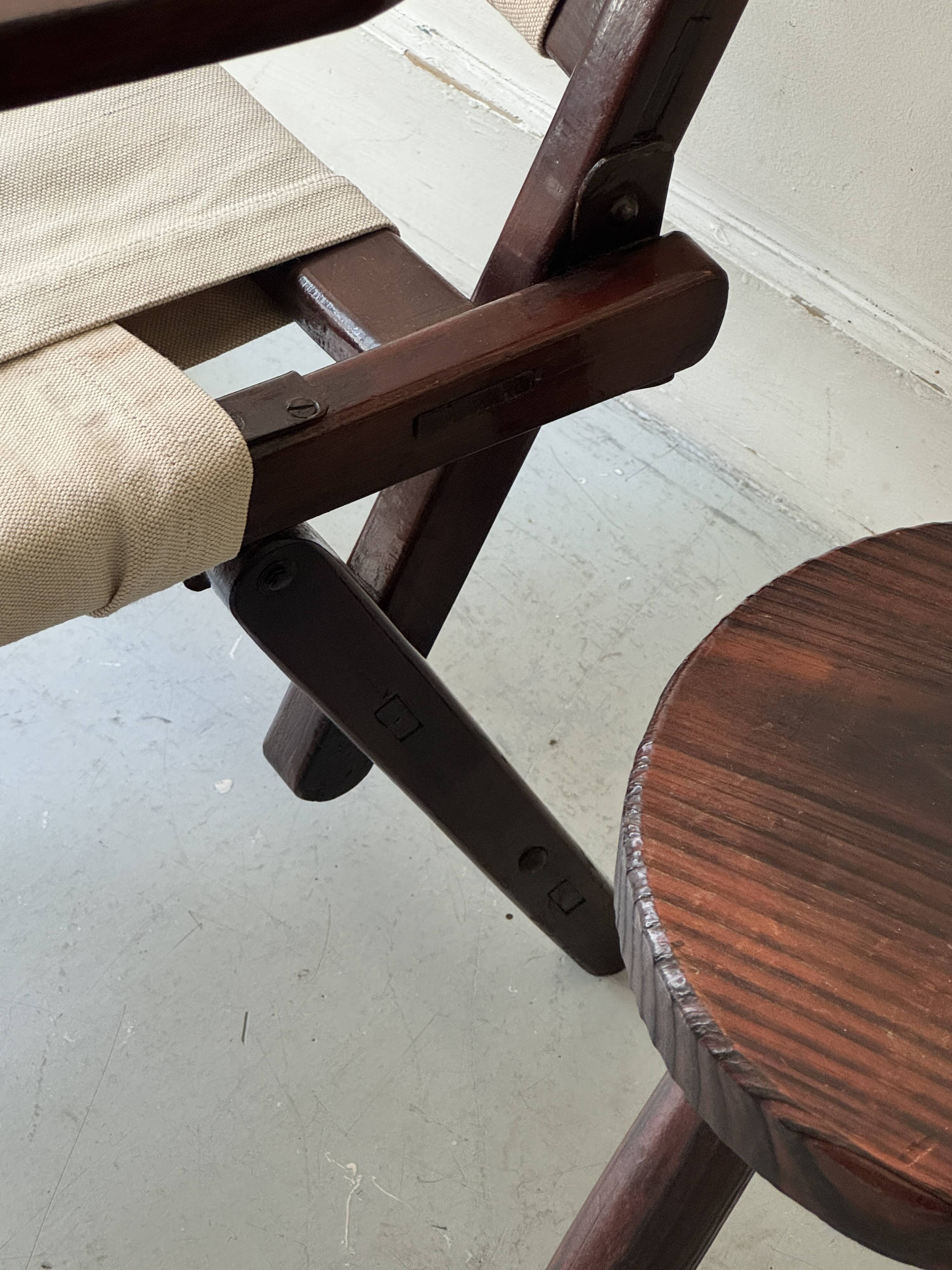 "Safari" folding chair in wood and ecru canvas, 1960s/1970s.