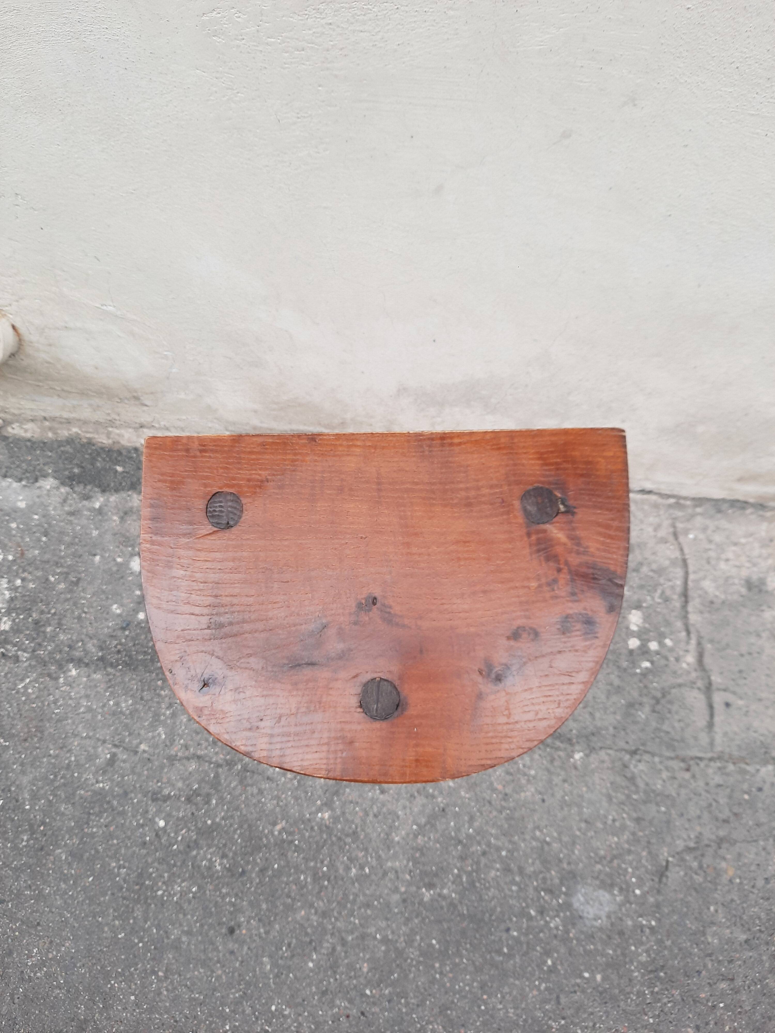 Tripod stool