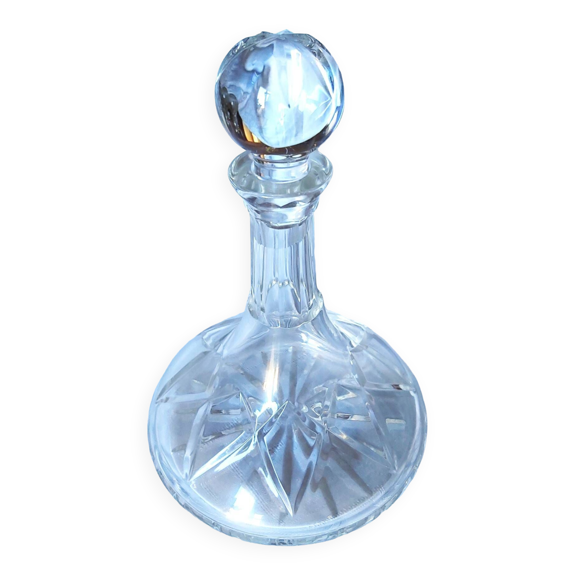 Cut crystal carafe with beautiful stopper