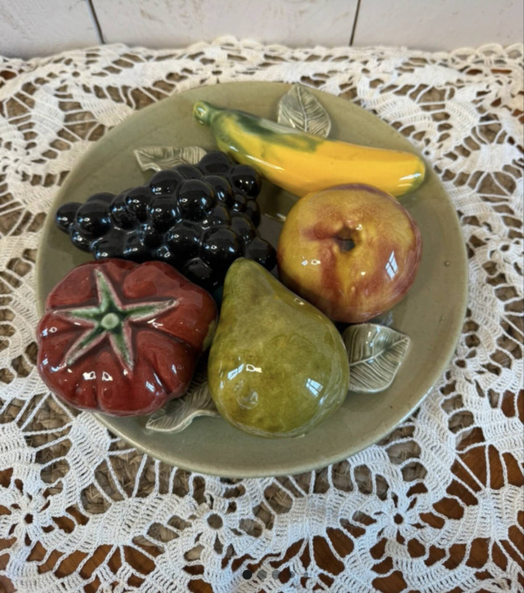 Decorative slipware plate