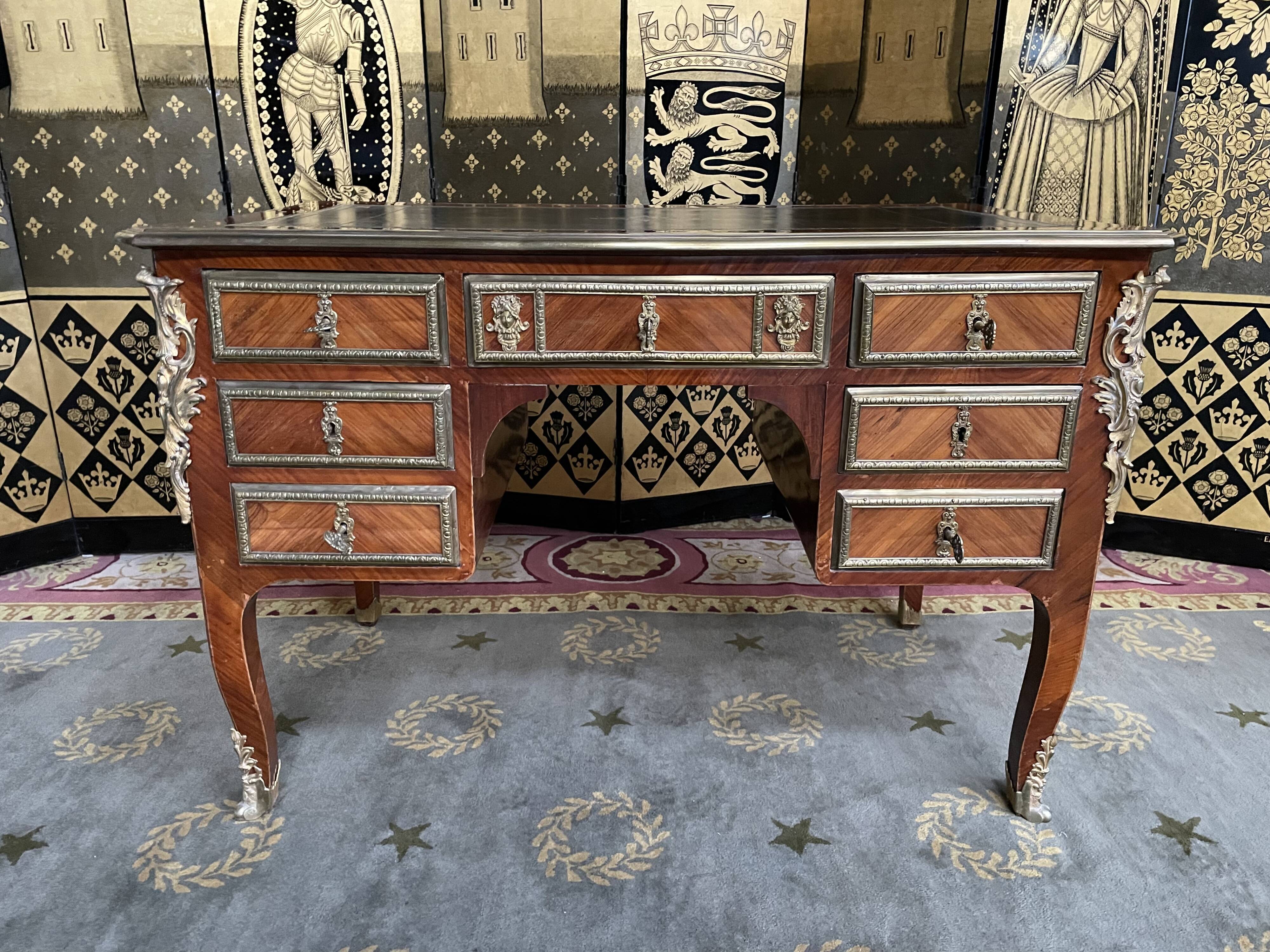 Bureau Louis XV Transition en marqueterie