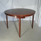 Scandinavian extendable round table Hans Olsen