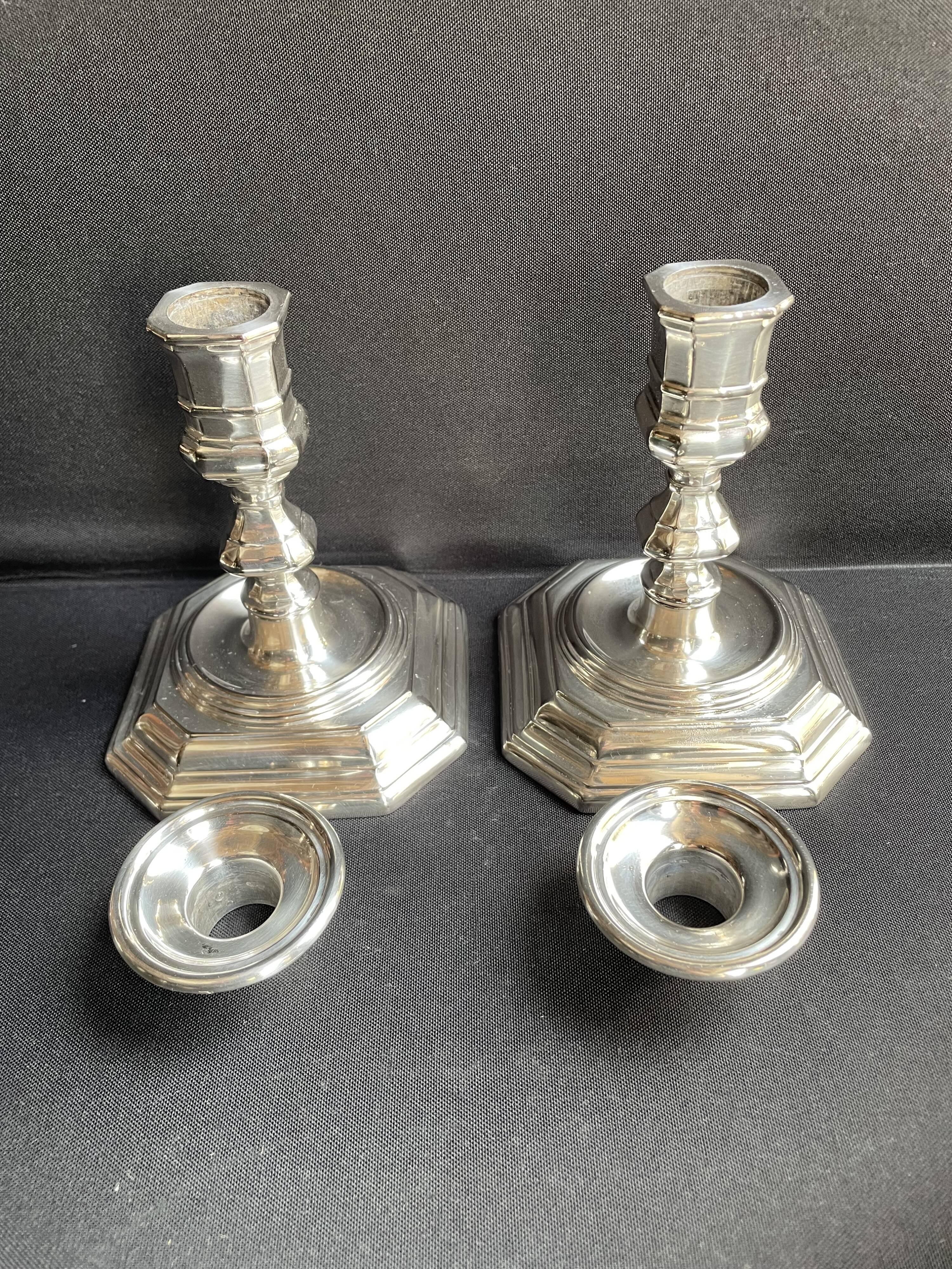 Pair of candlesticks in silver metal regency style