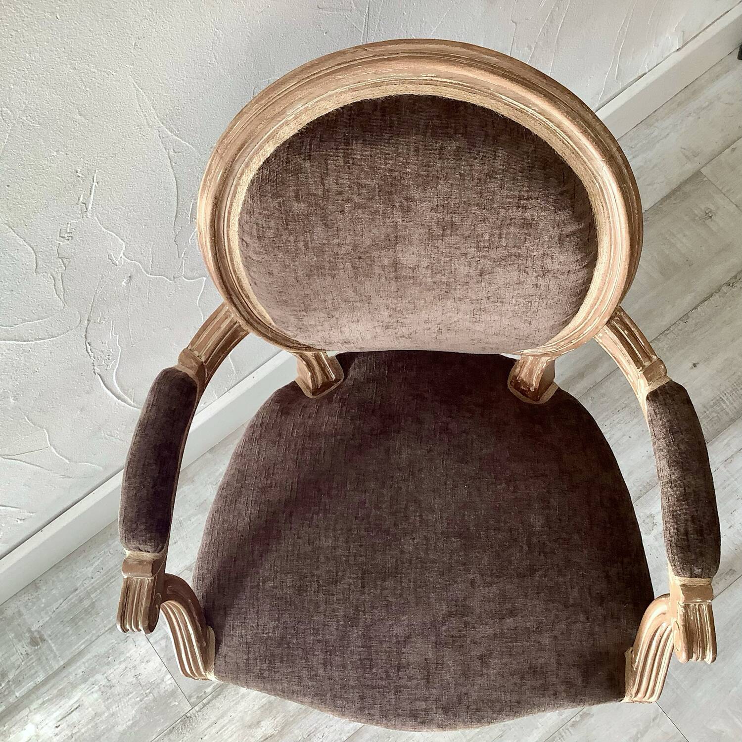 Louis XVI armchair with medallion back