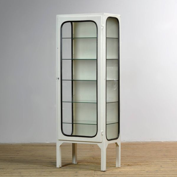 Cabinet médical vintage, années 1970
