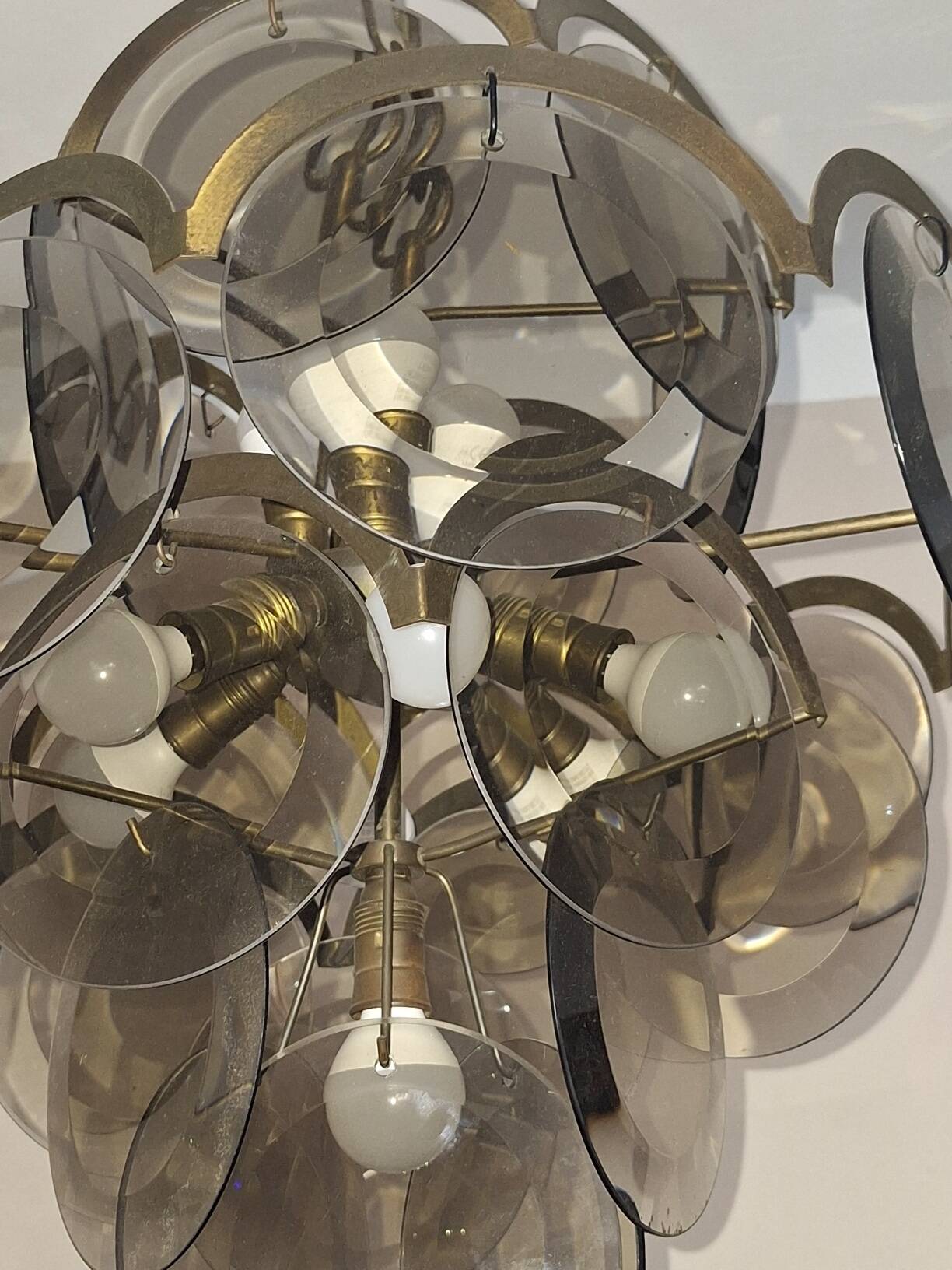 Vistosi chandelier with 28 faceted amber glass discs, Italy 1960s