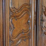 Curved cabinet