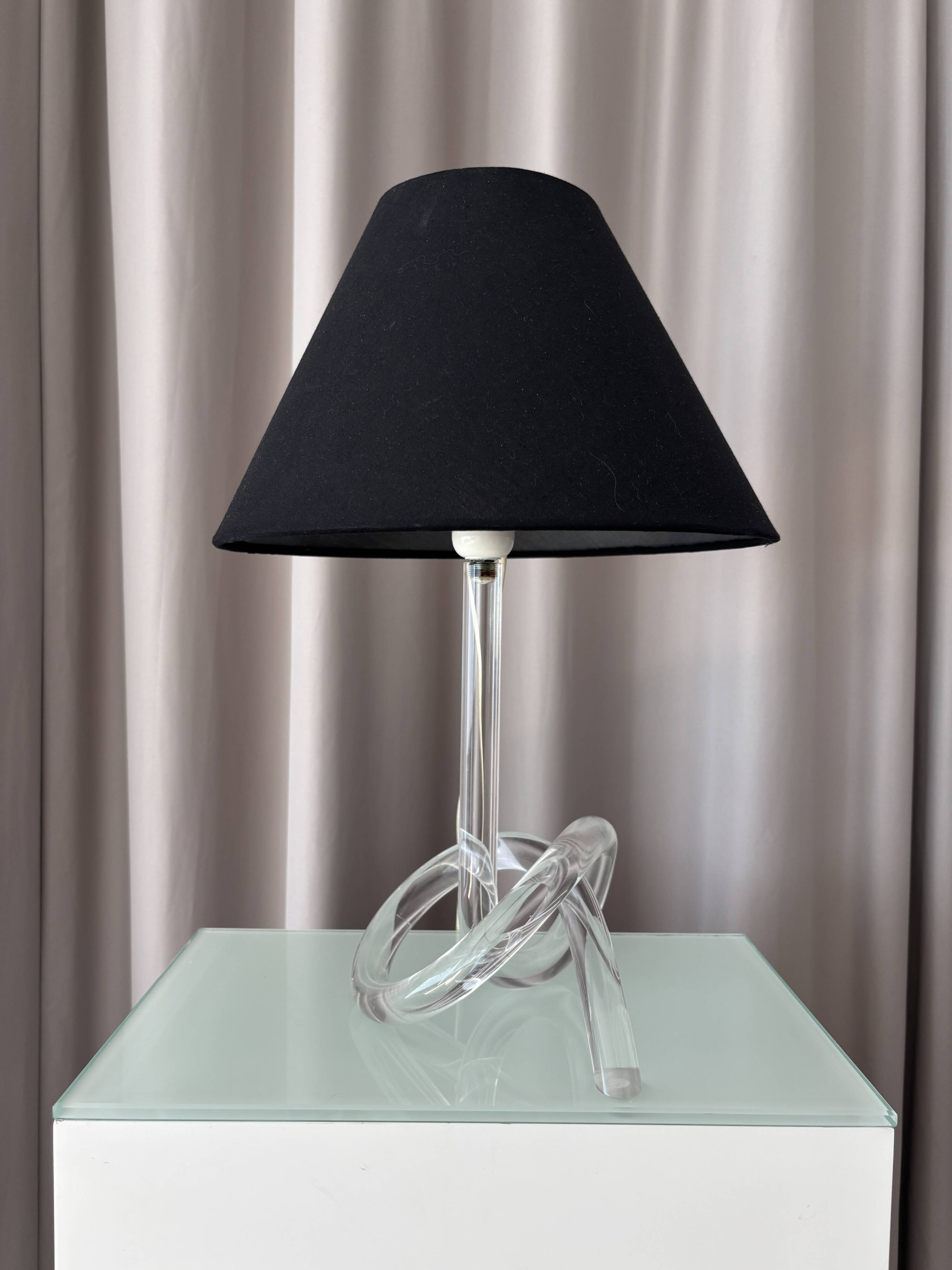 1970s Lucite Knot Table Lamp Attributed to Elaine Bscheider for Dorothy Tho
