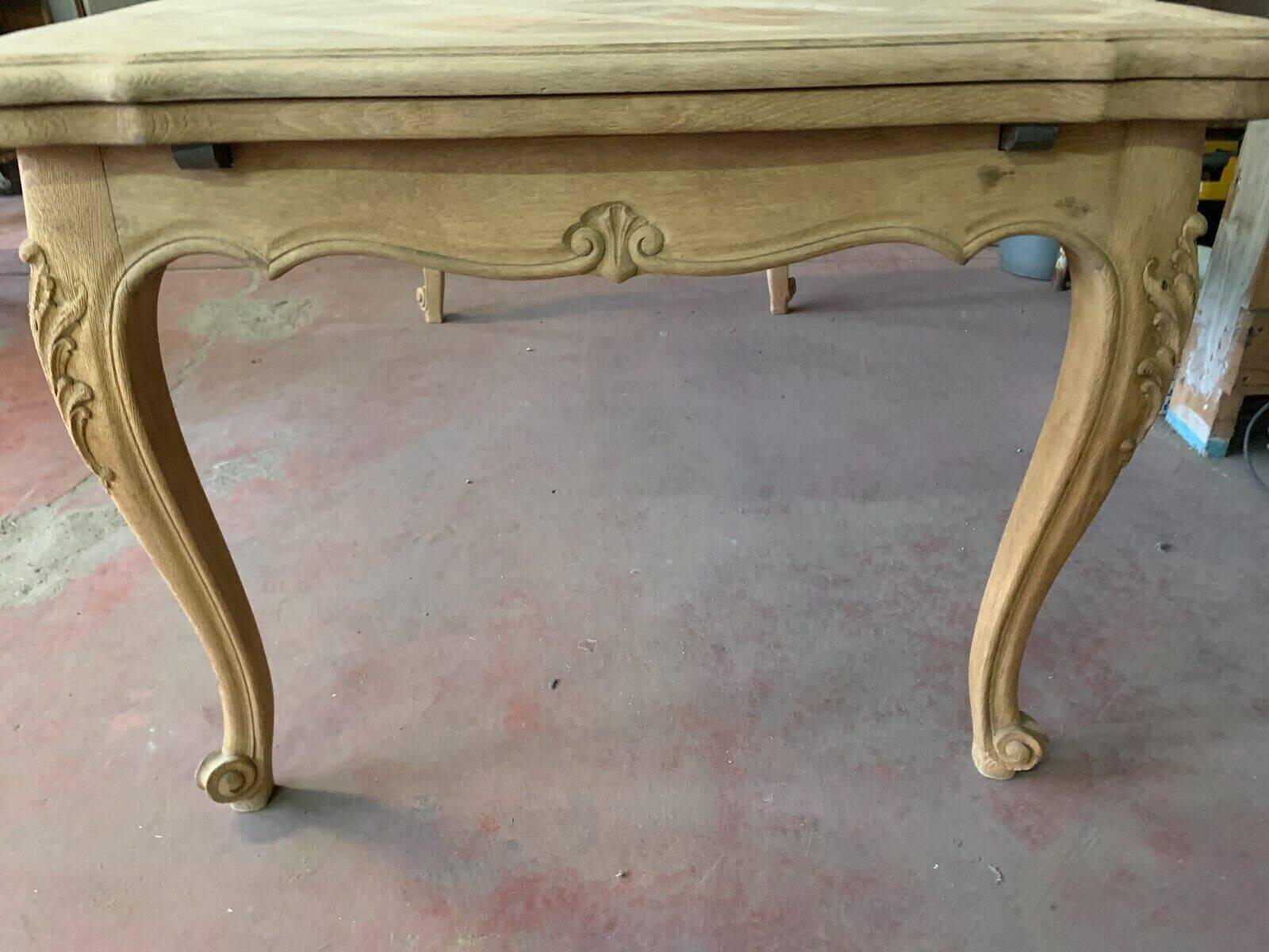 Regency style dining table in veneer and solid oak 20th century