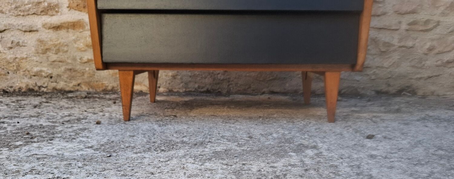 Vintage chest of drawers