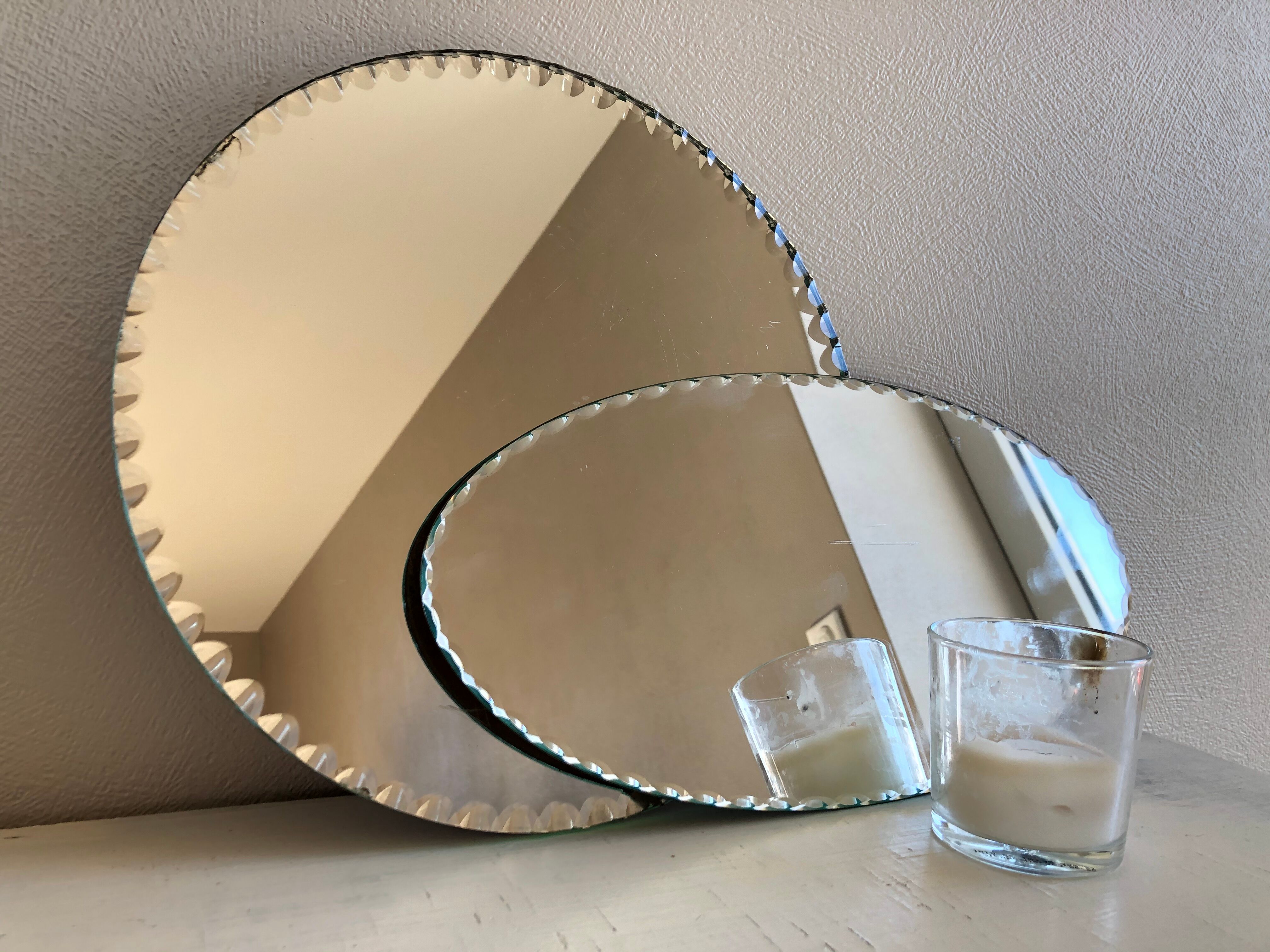 Round bevelled mirror 30cm