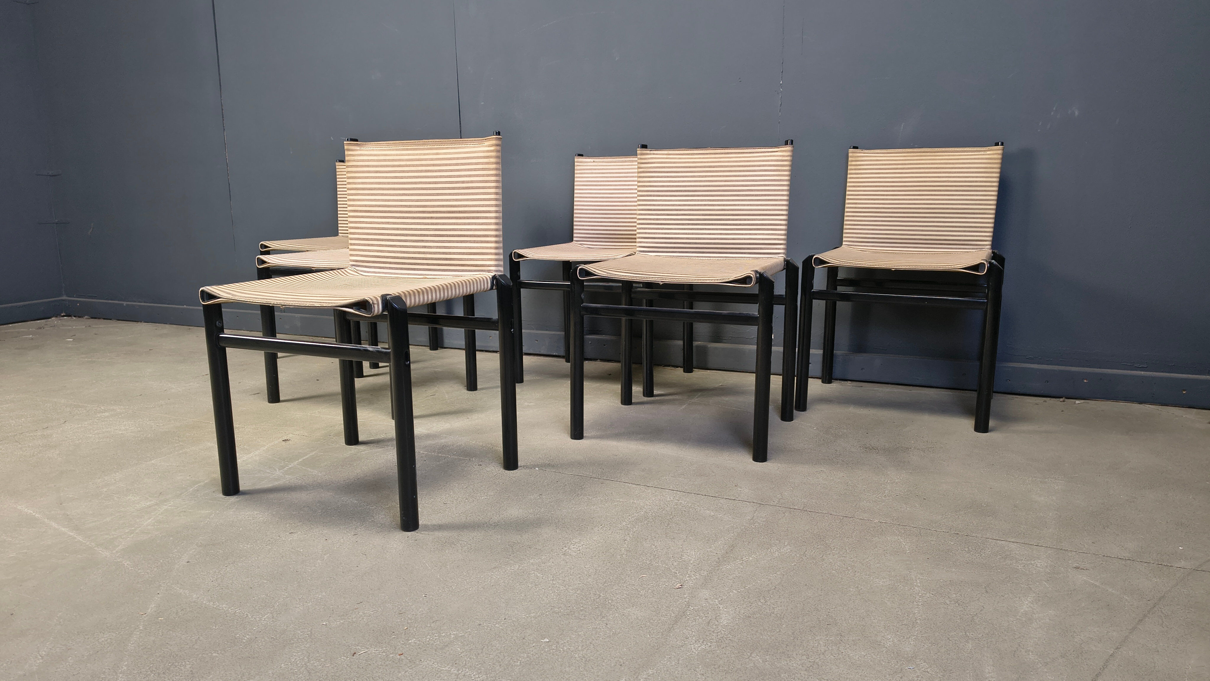 Ensemble de 6 chaises de salle à manger "Mastro" par Afra et Tobia Scarpa pour Molteni, Italie, années 1980.