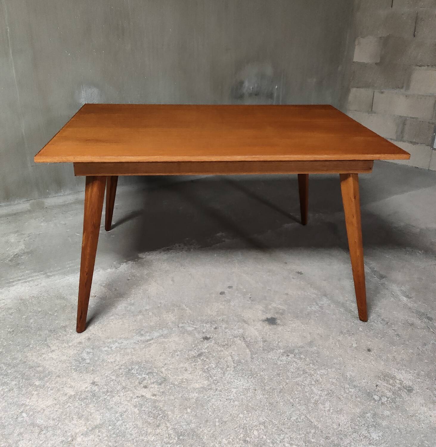Table de salon pieds compas 50's en chêne 130x90 cm