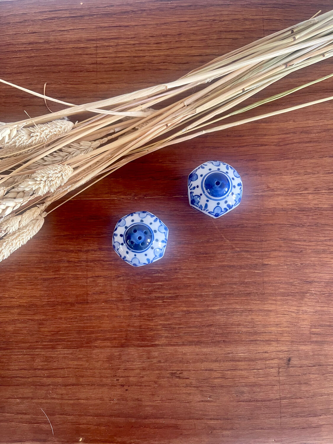 Salt and pepper shaker