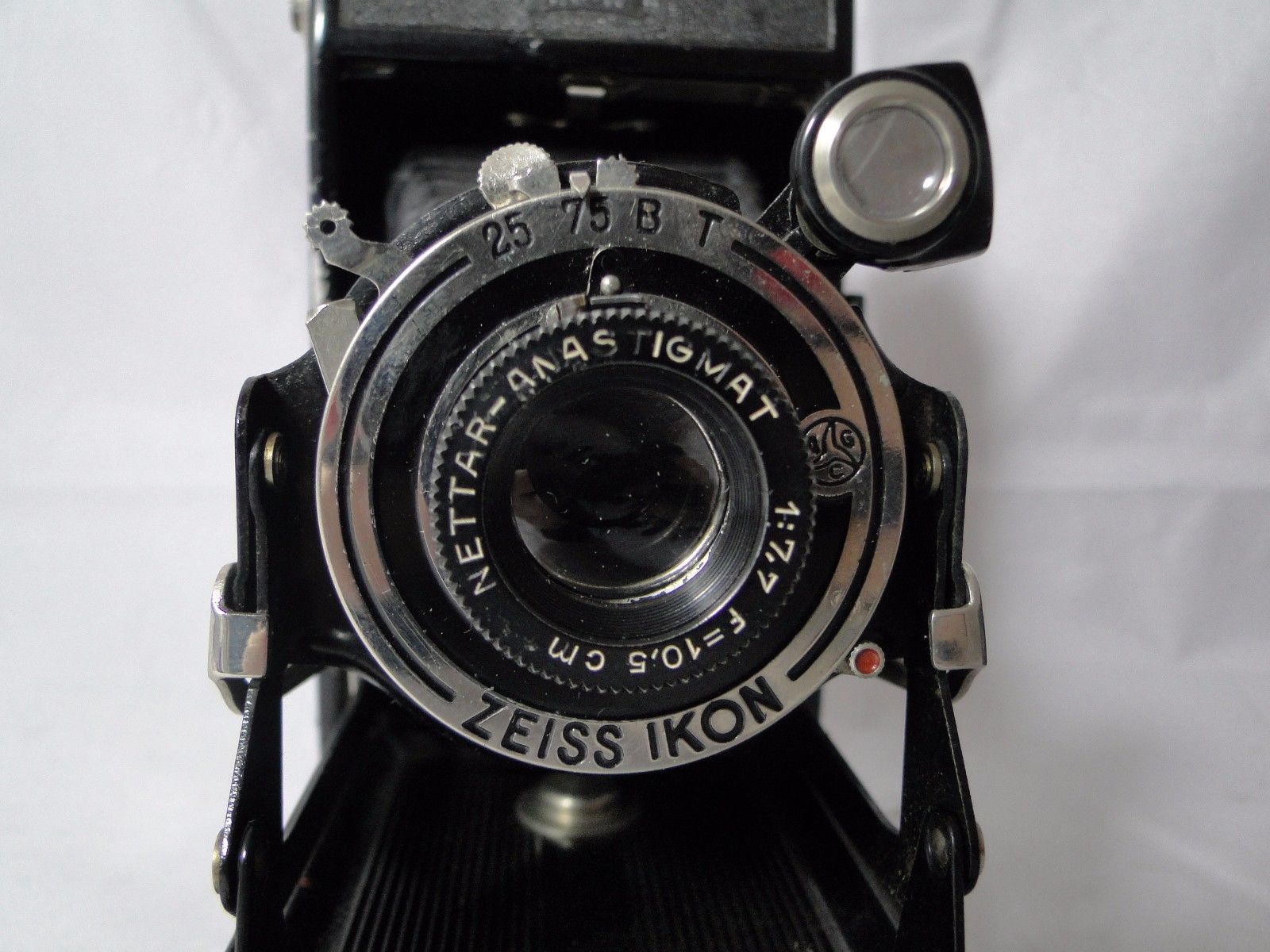 Camera ikonta zeiss ikon model 510/2 with case