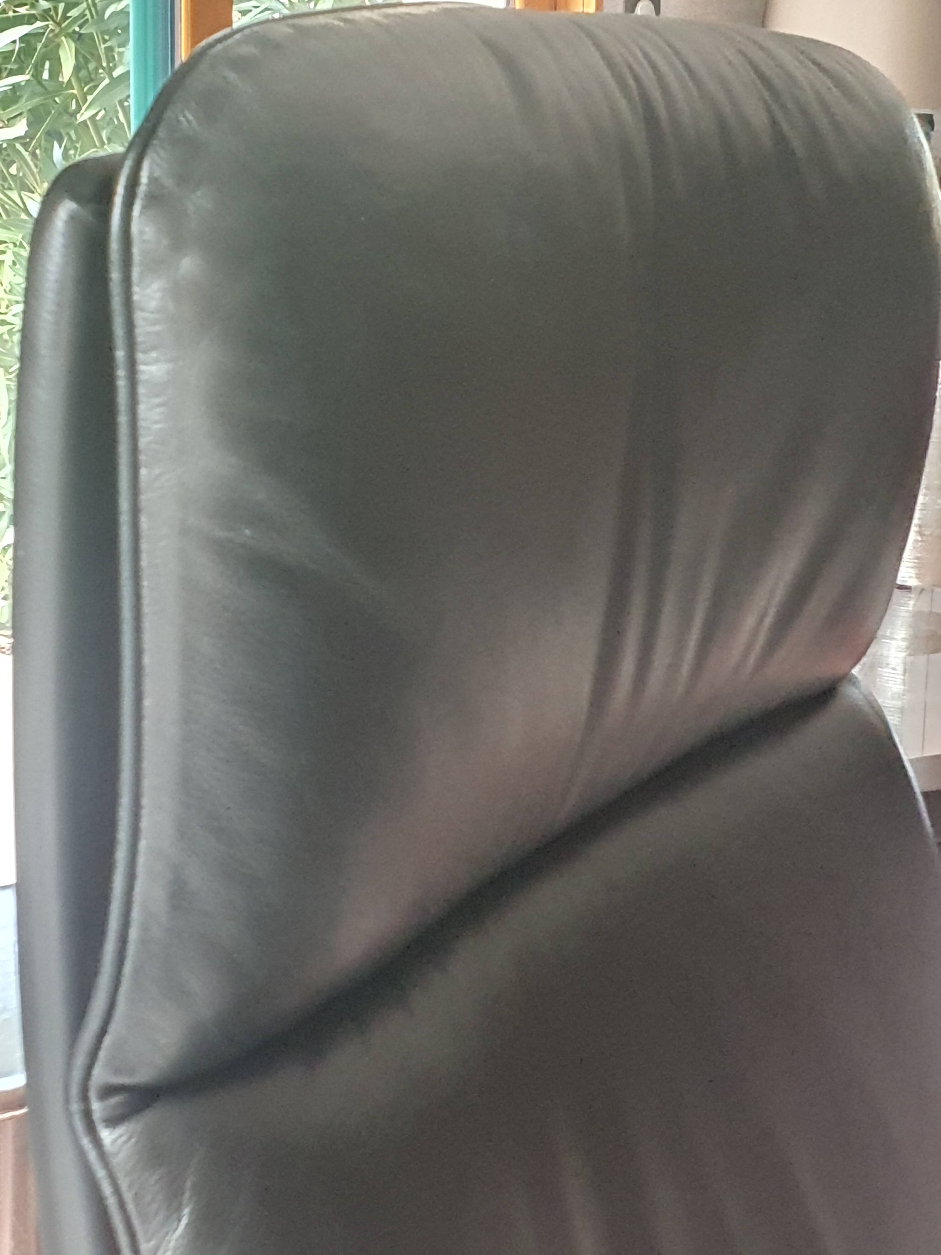 Executive office chair leather