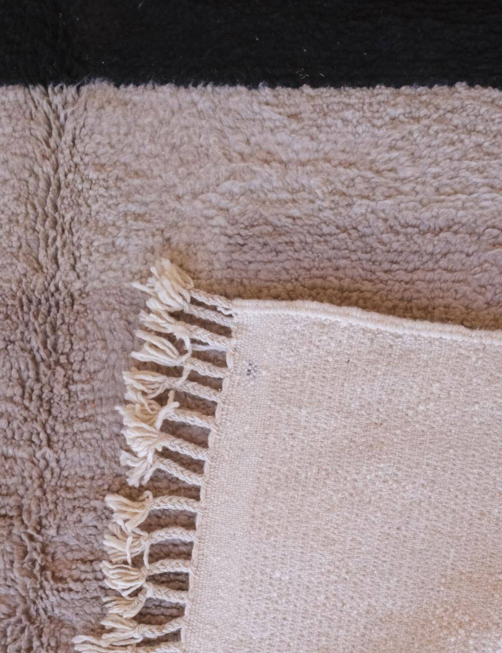 Contemporary Moroccan Rug - 269 x 220 cm