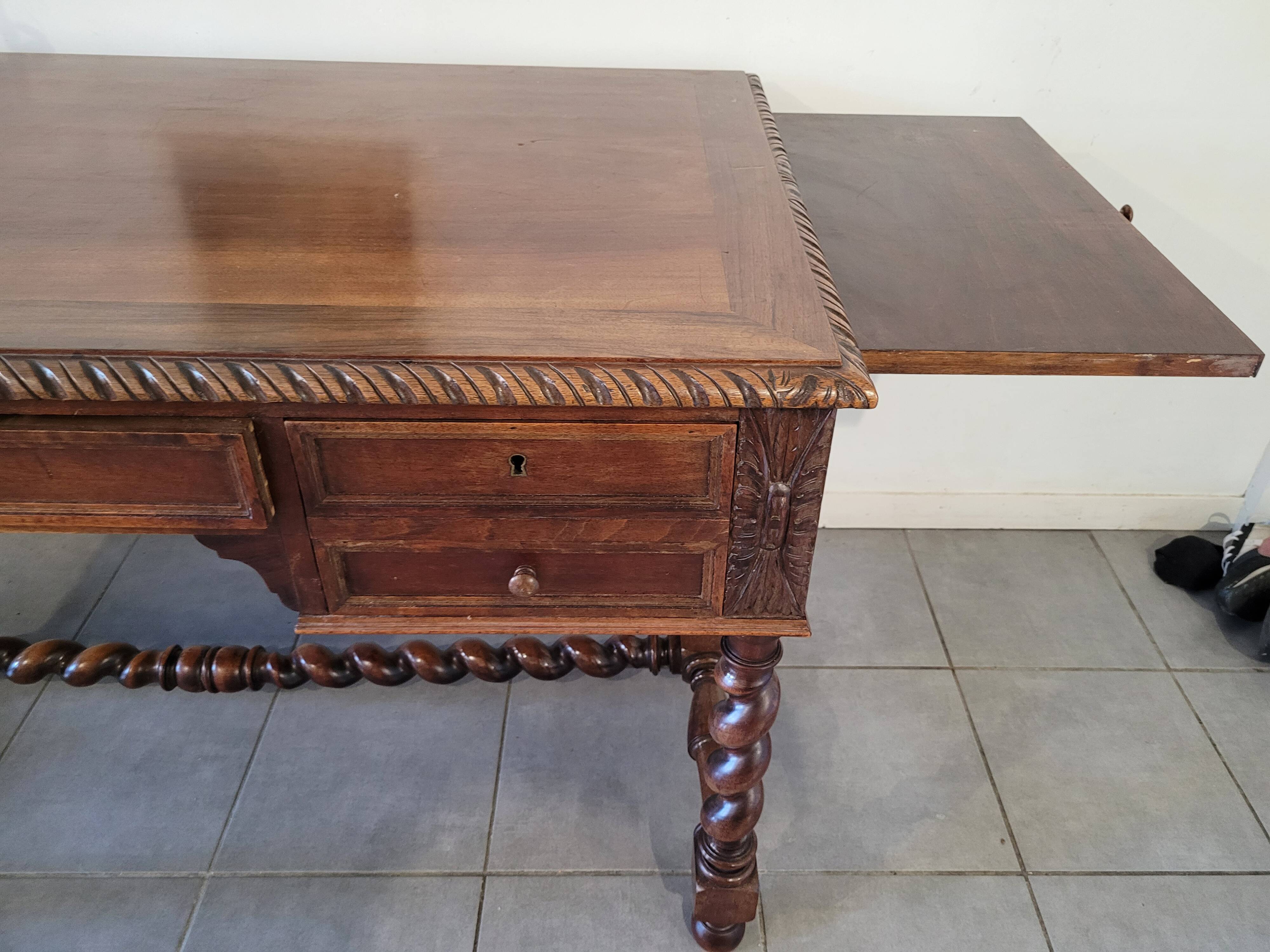 Bureau en chêne ancien
