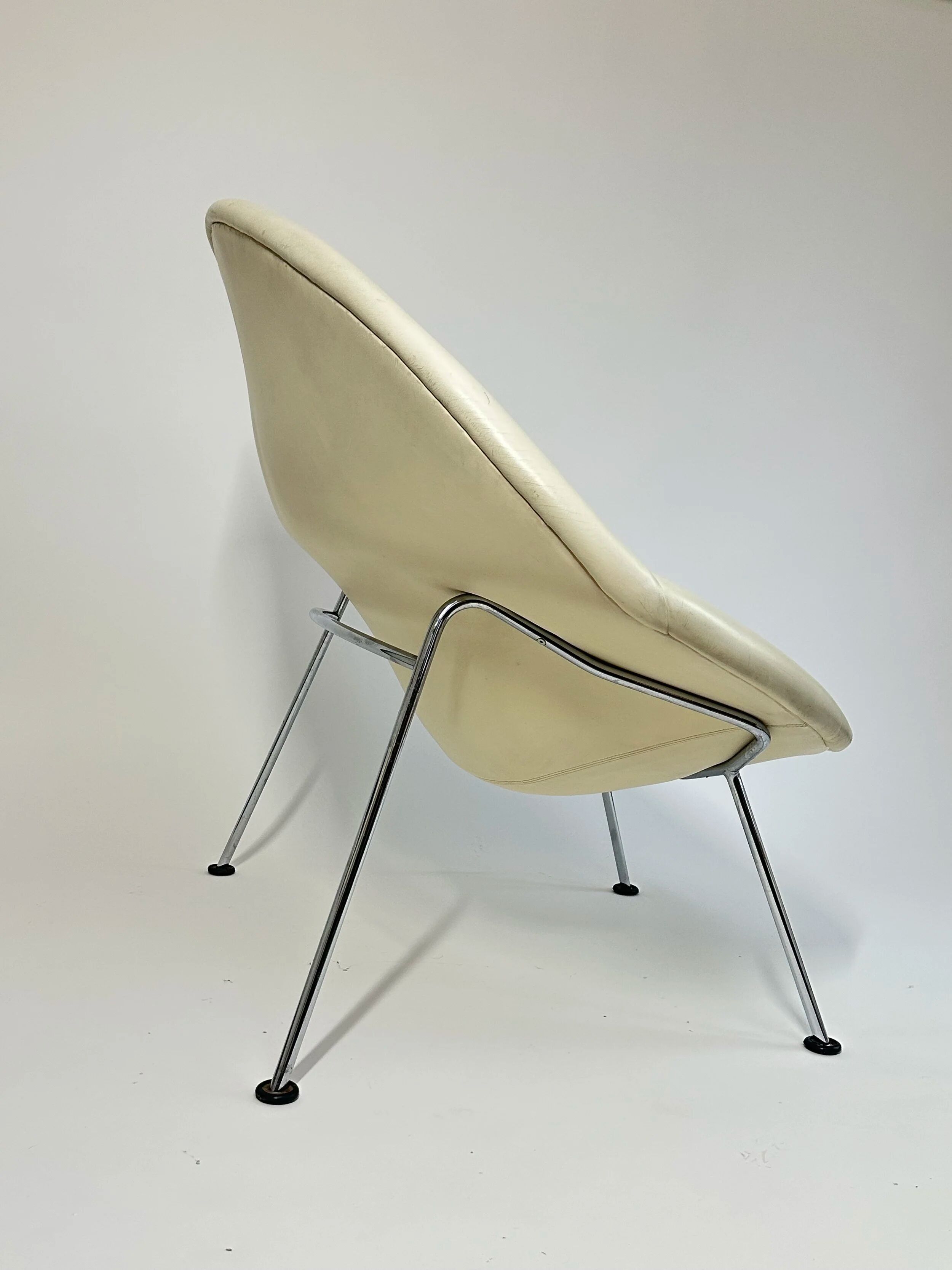 Rare prototype “Globe” lounge chair by Pierre Paulin for Artifort
