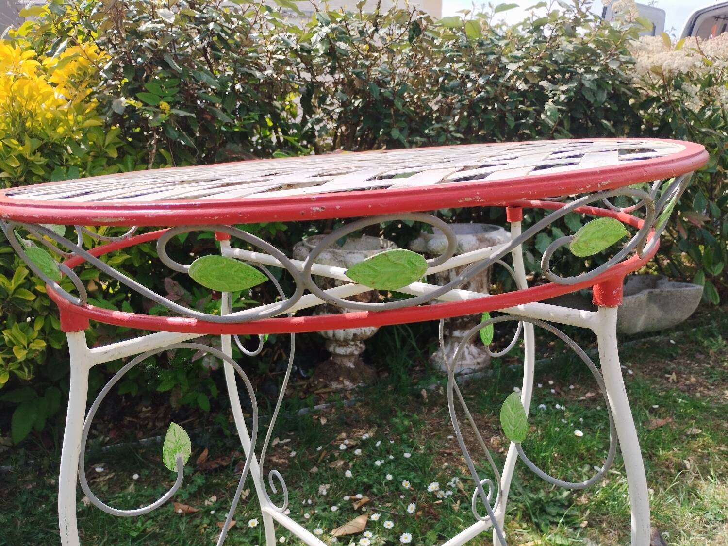 Table de jardin en fer forgé vintage
