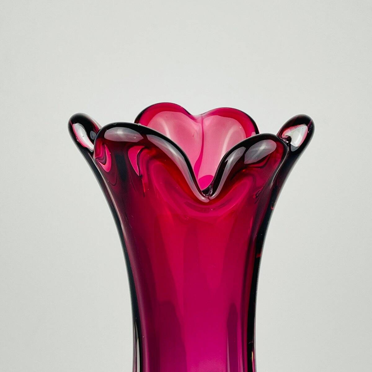Chambord vase in vintage Murano glass by Fratelli Toso, Italy, 1960s.