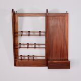 Coat rack Free-form wall-shaped cloakroom