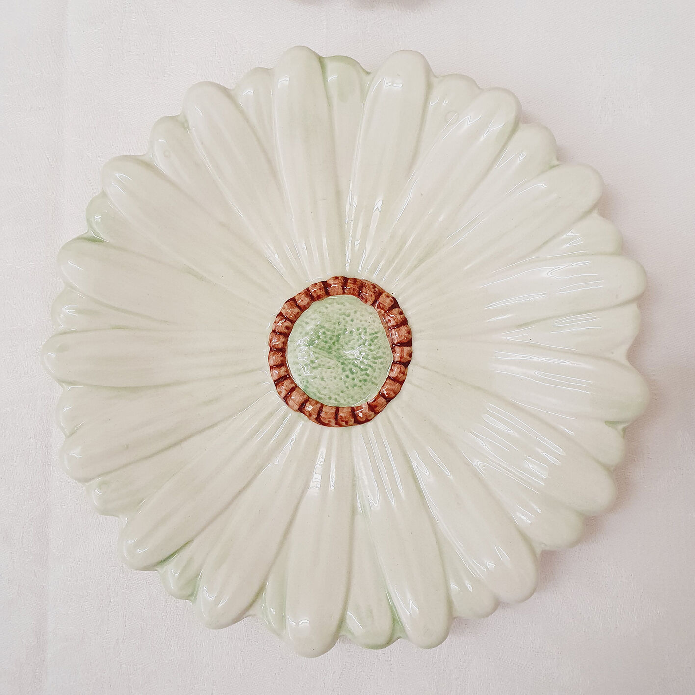 Set of 6 plates in slip "daisy"