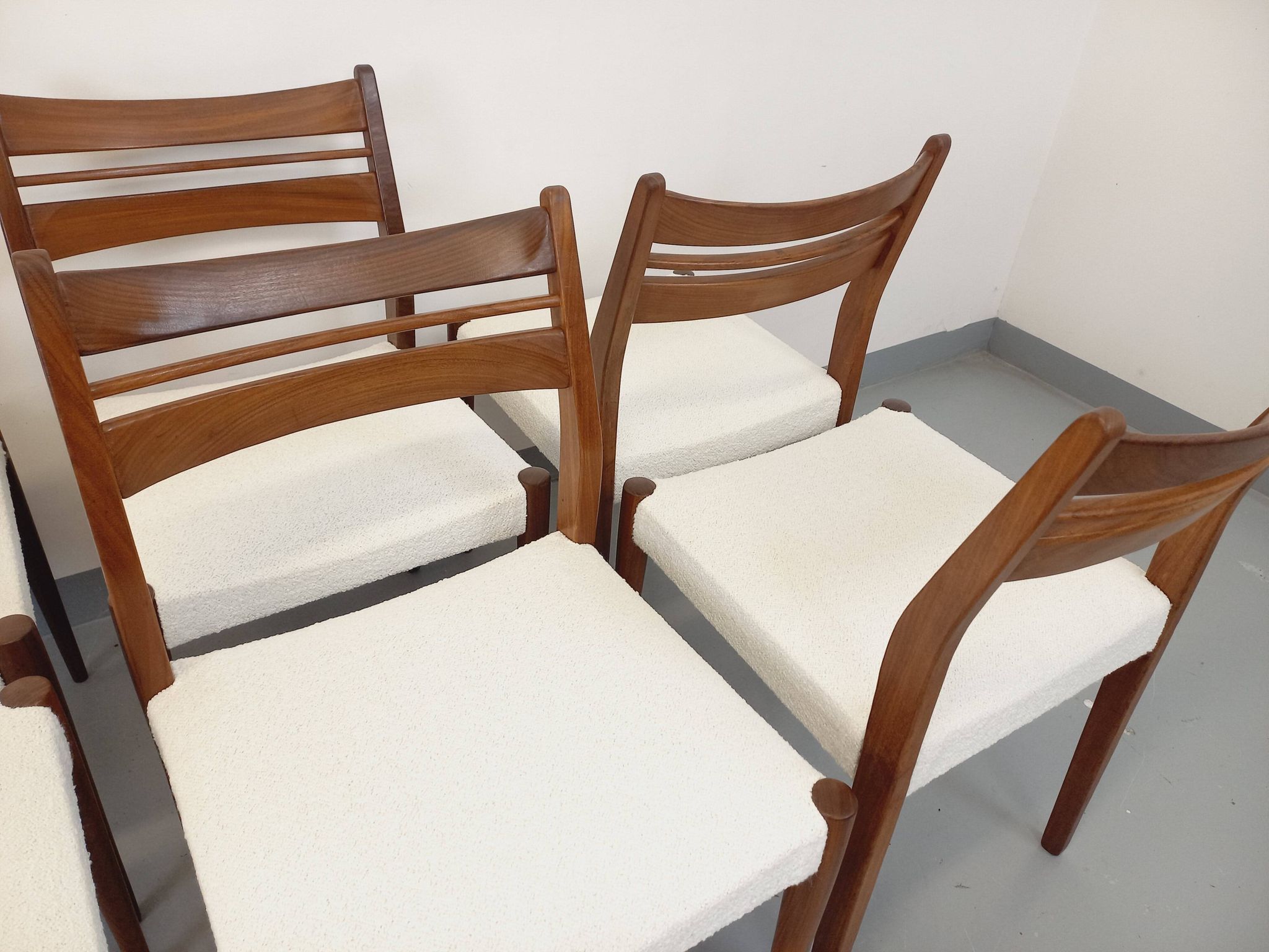 Set of 6 vintage Scandinavian chairs in teak and bouclette fabric from the 60s