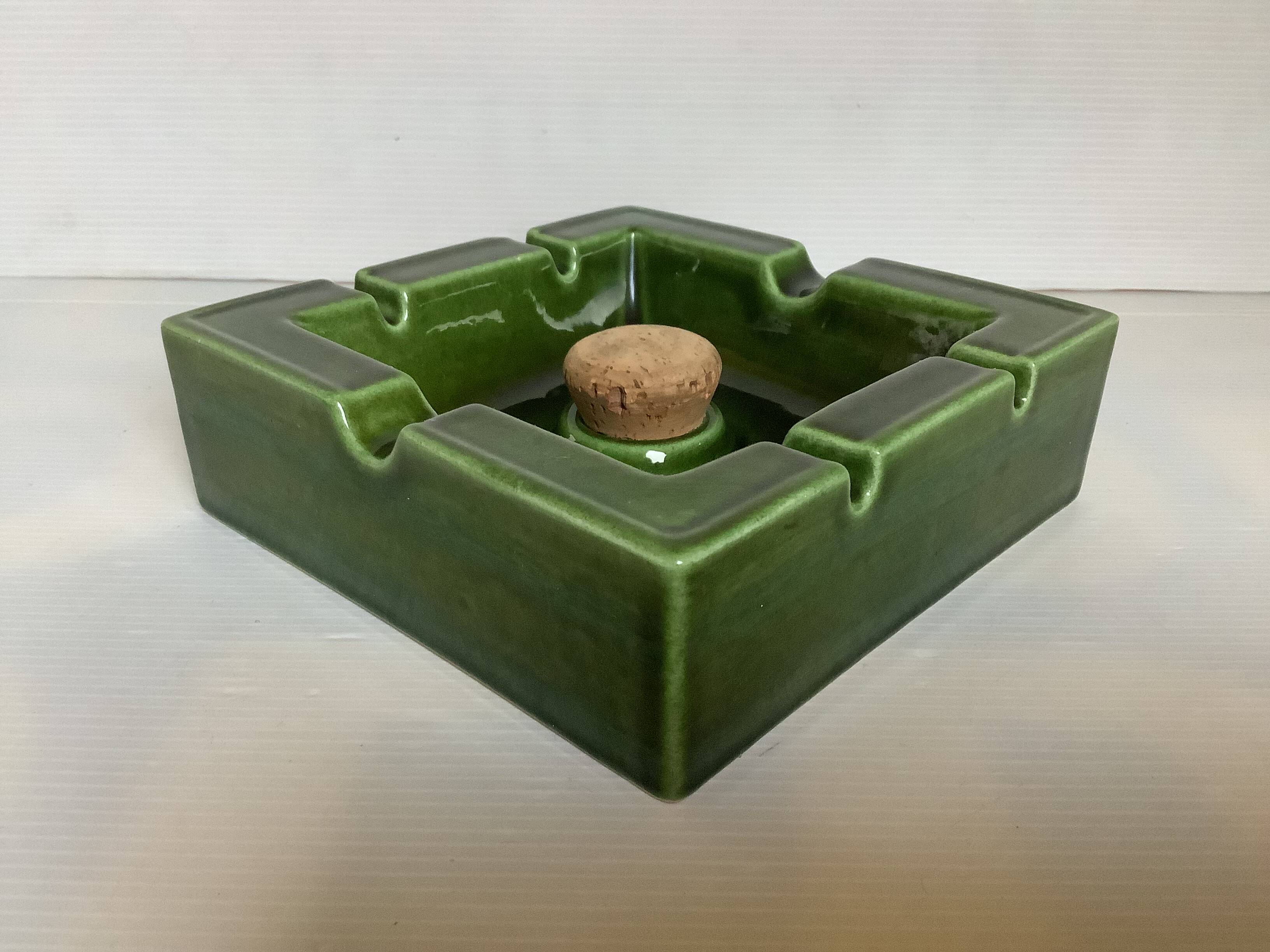 Large ashtray for pipes