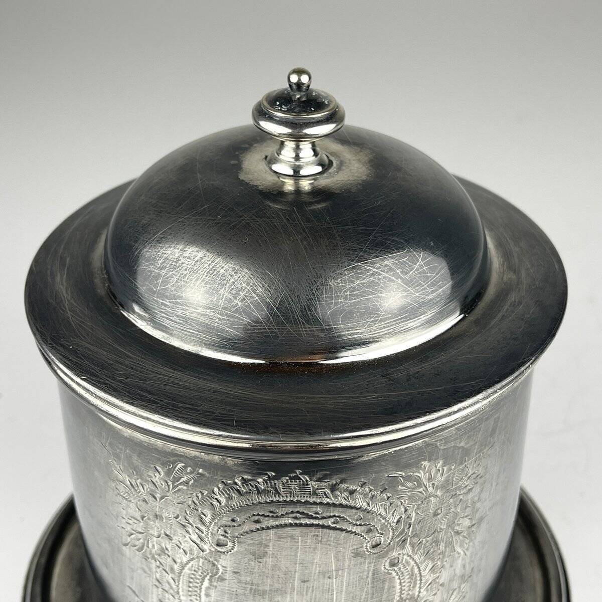 Antique silver biscuit box with silver plating by James Deakin & Sons, 1890s.