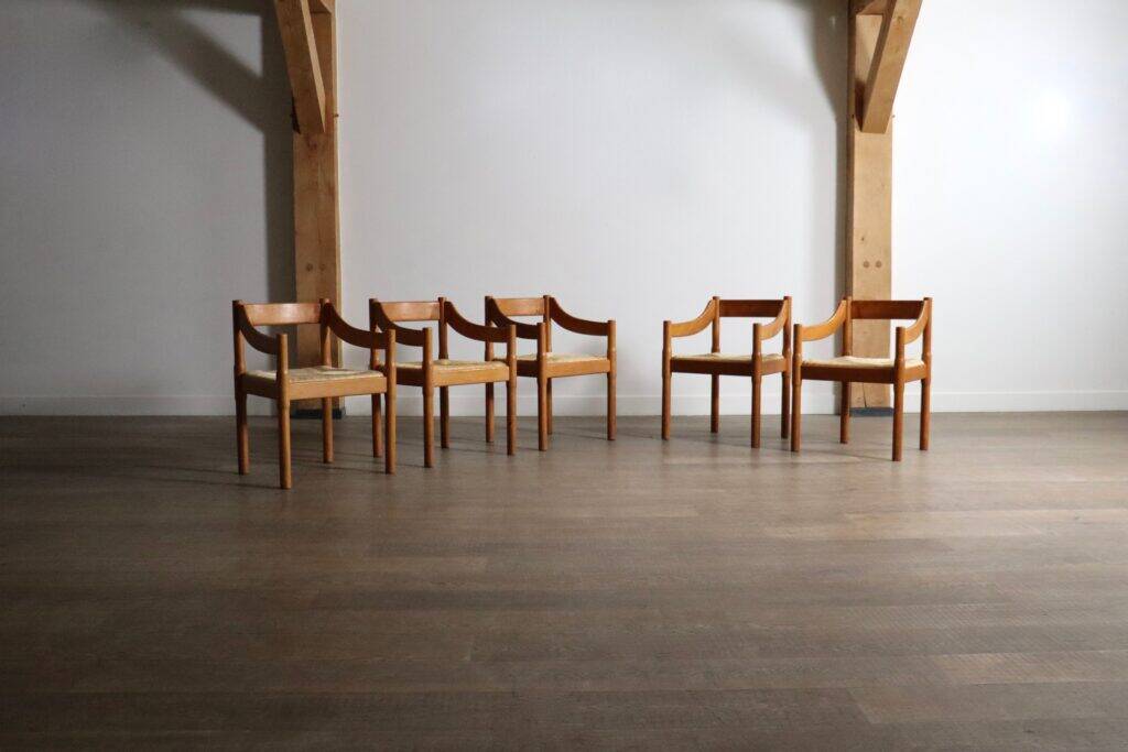 5 chaises Carimate par Vico Magistretti, Italie 1960
