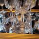 12 verres à pied facettés – années 7012 verres à pied facettés – année