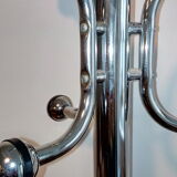 Metal parrot coat rack