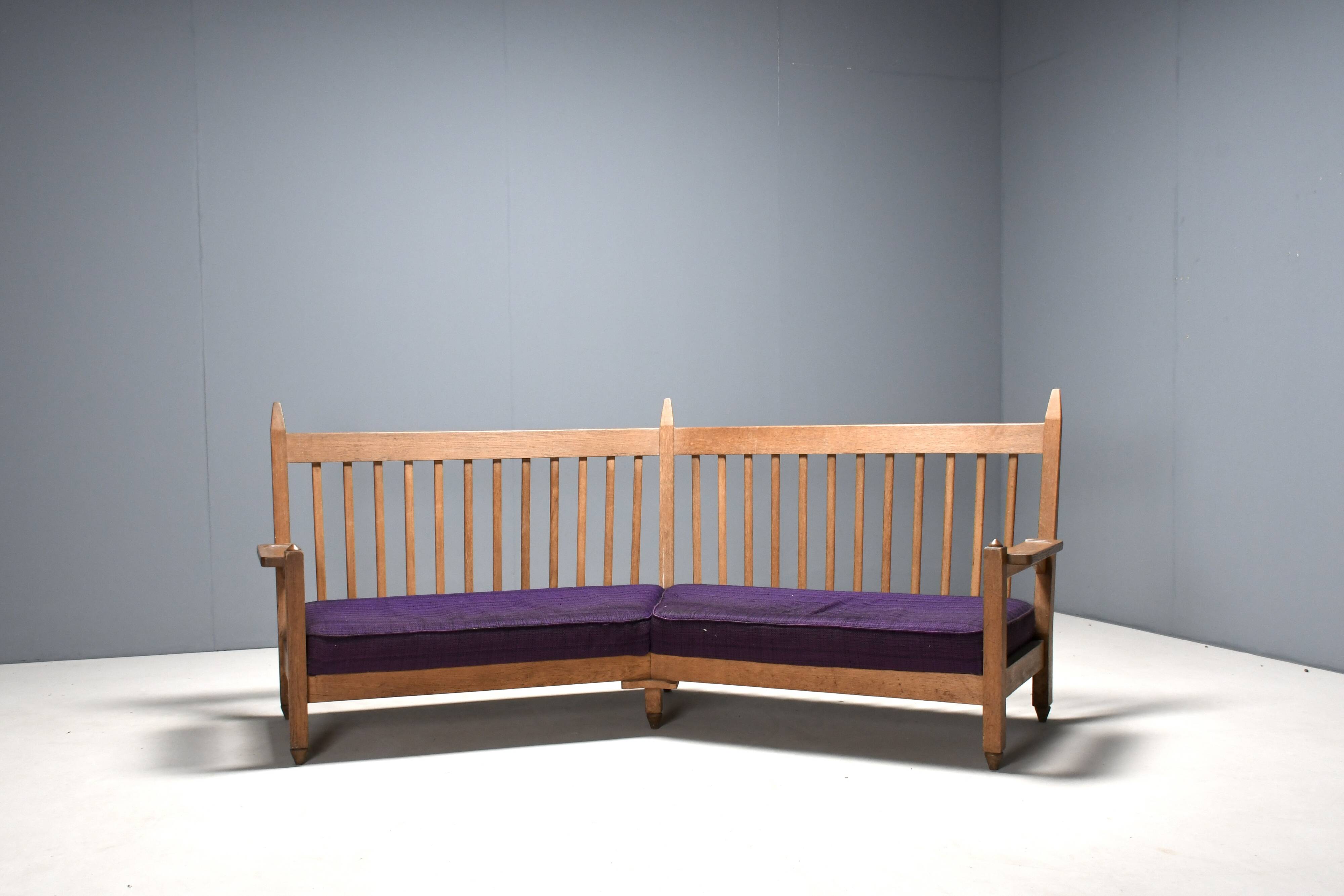 Canapé d'angle Guillerme et Chambron en chêne et tissu, France années 1960