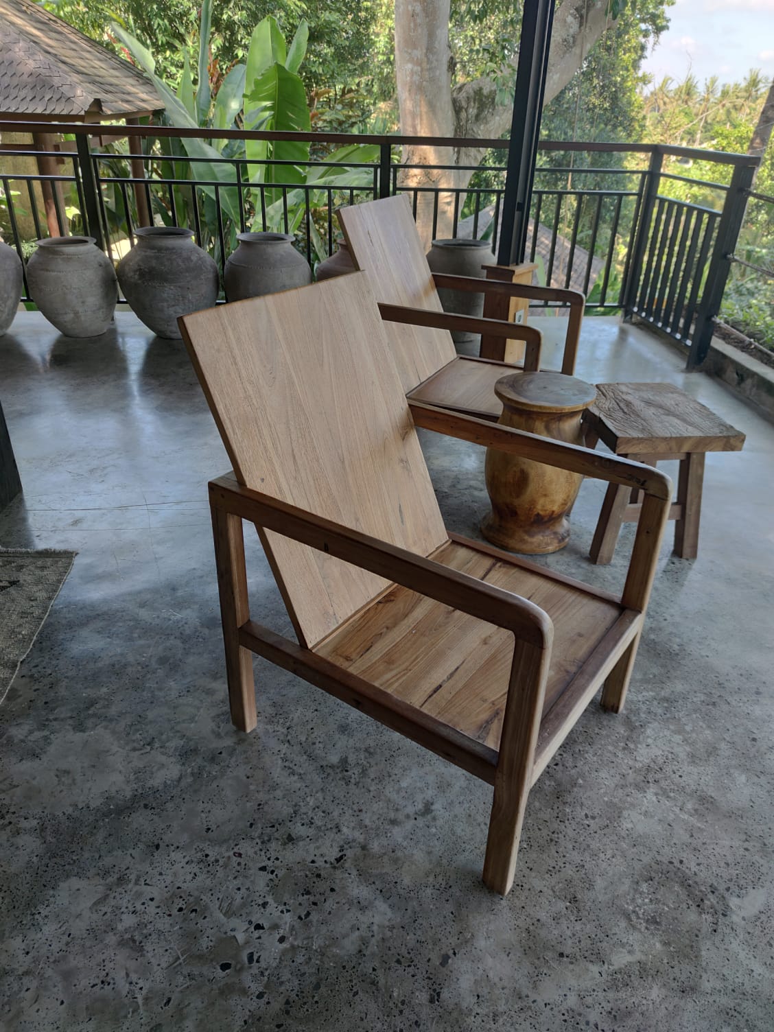 Armchair in natural wood (teak) minimalist design