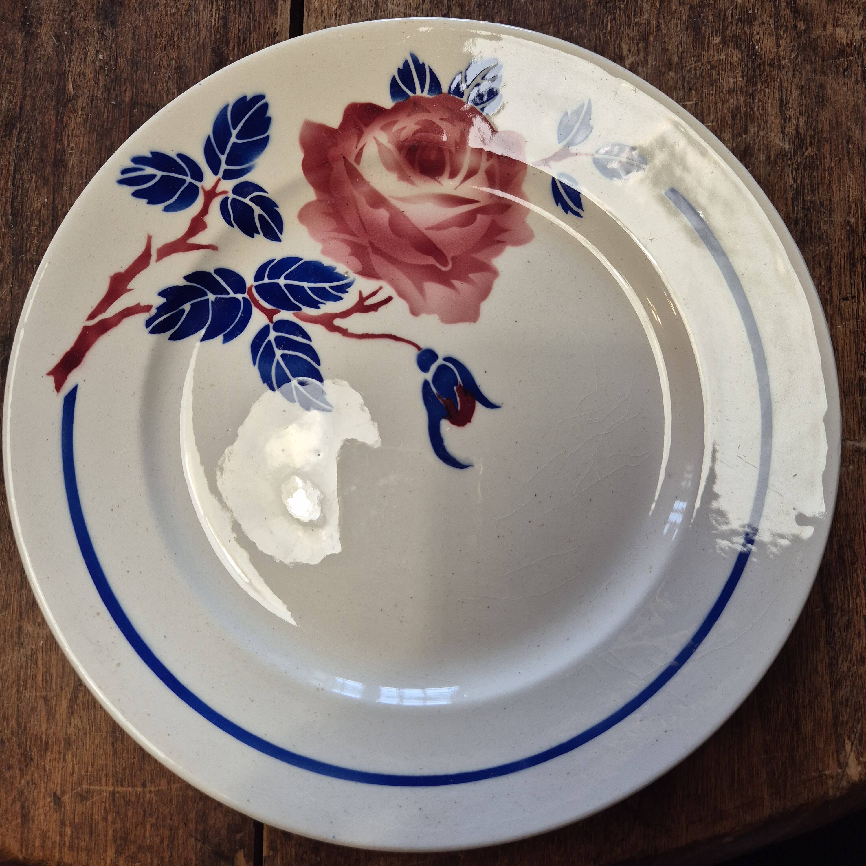 K&G Lunéville flat plates model Chantal set of 3 Art Nouveau style