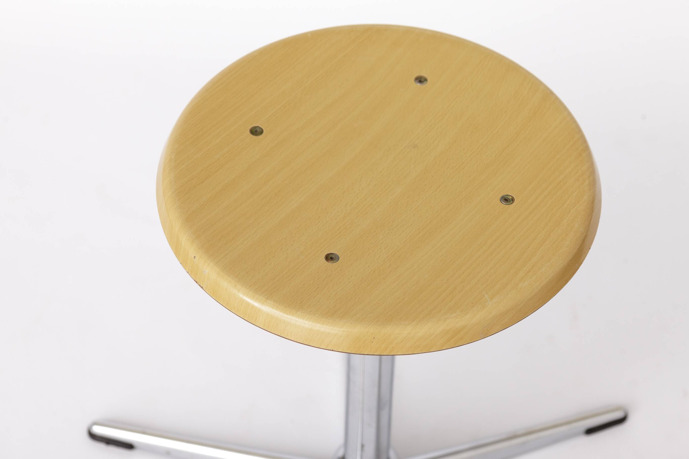 Set of 4 Vintage Industrial Stools 1970s, Chrome Adjustable Stools