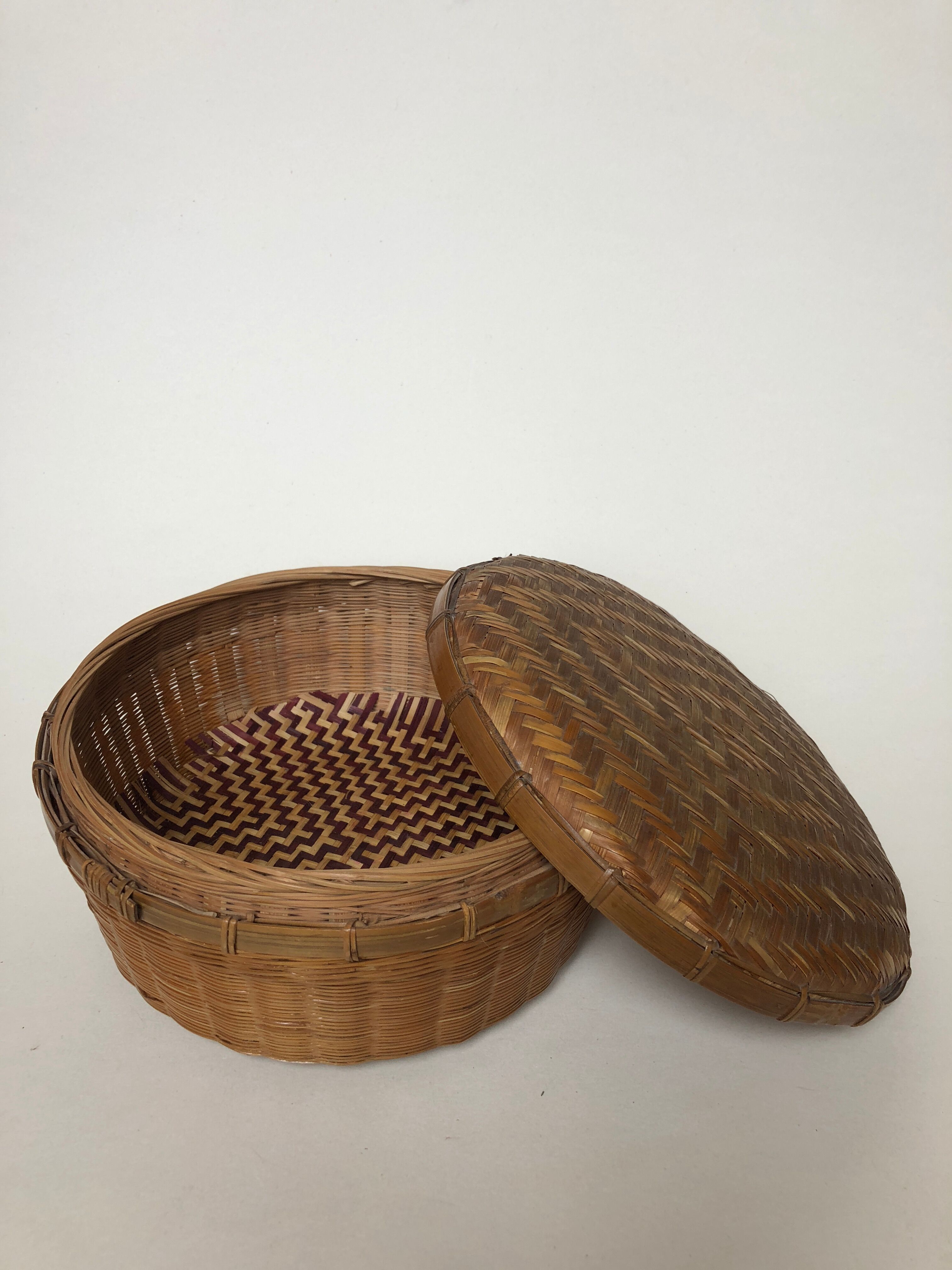 Basket with lid