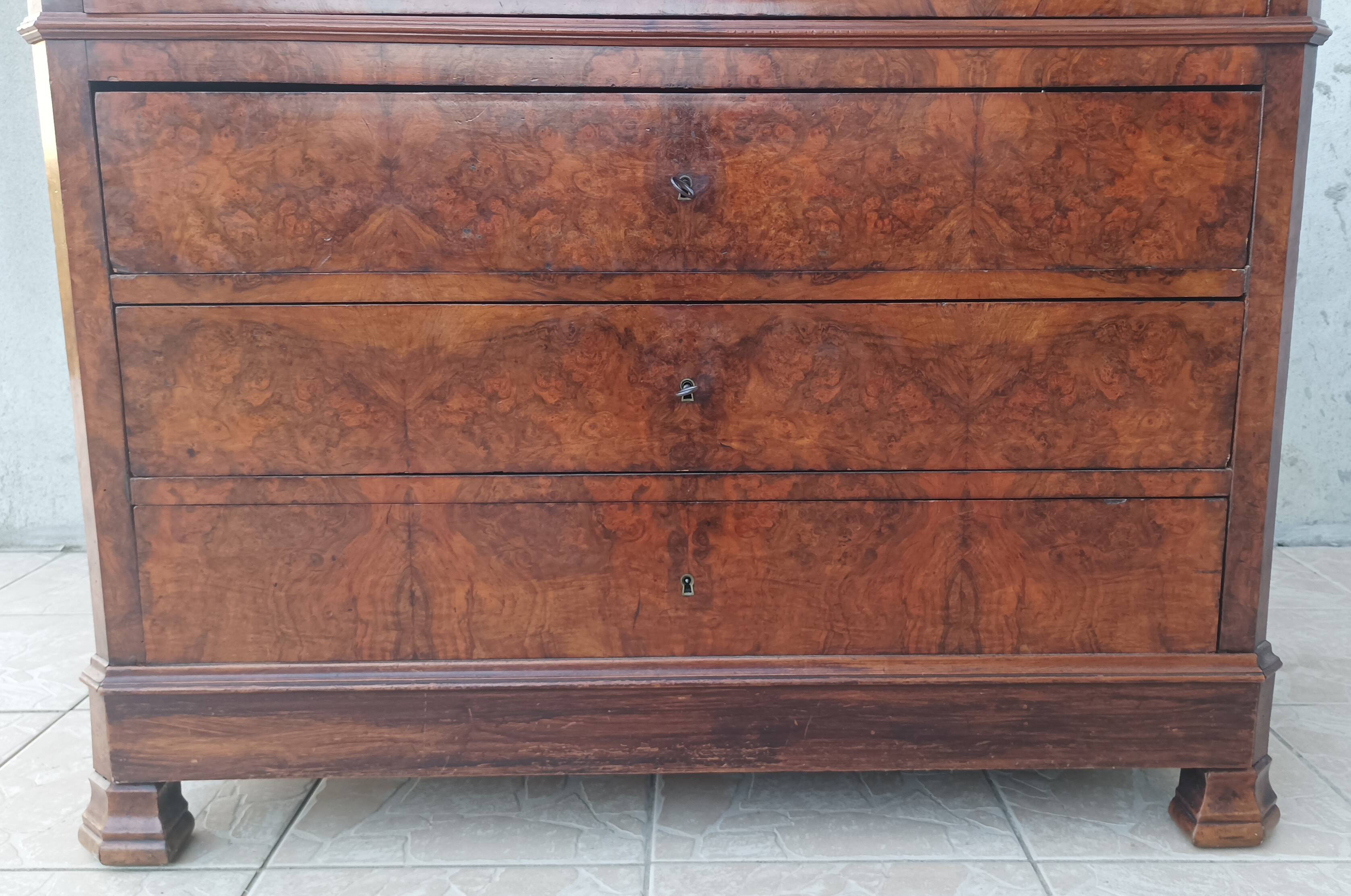 Louis Philippe walnut chest of drawers
