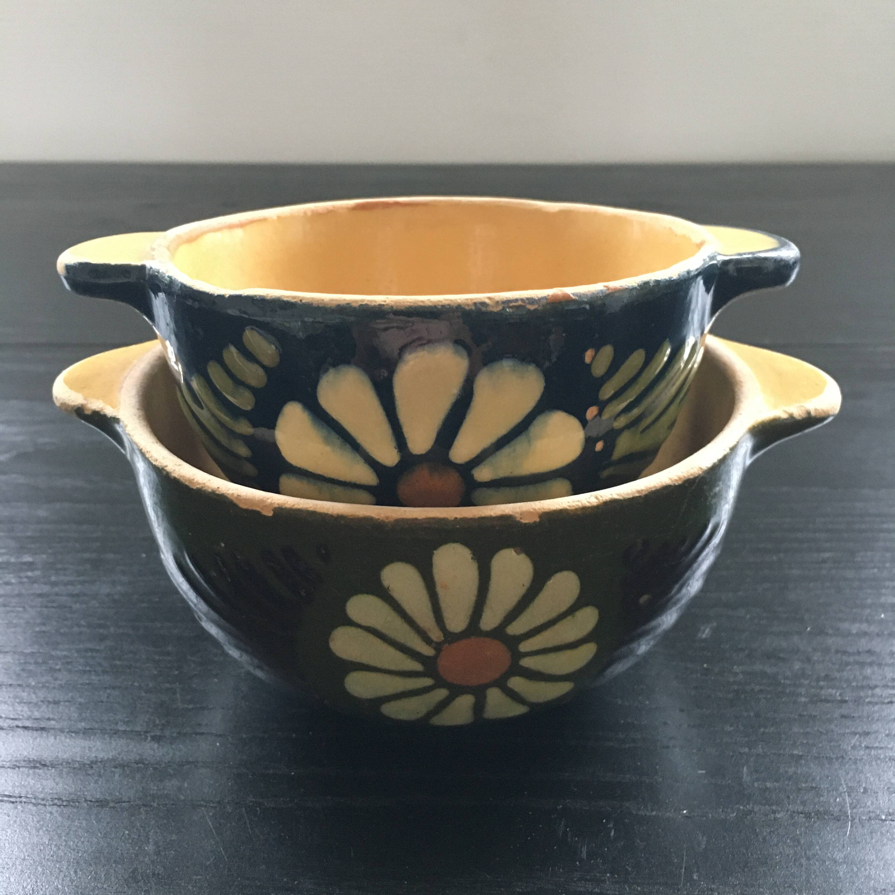 Pair of 2 antique ear bowls