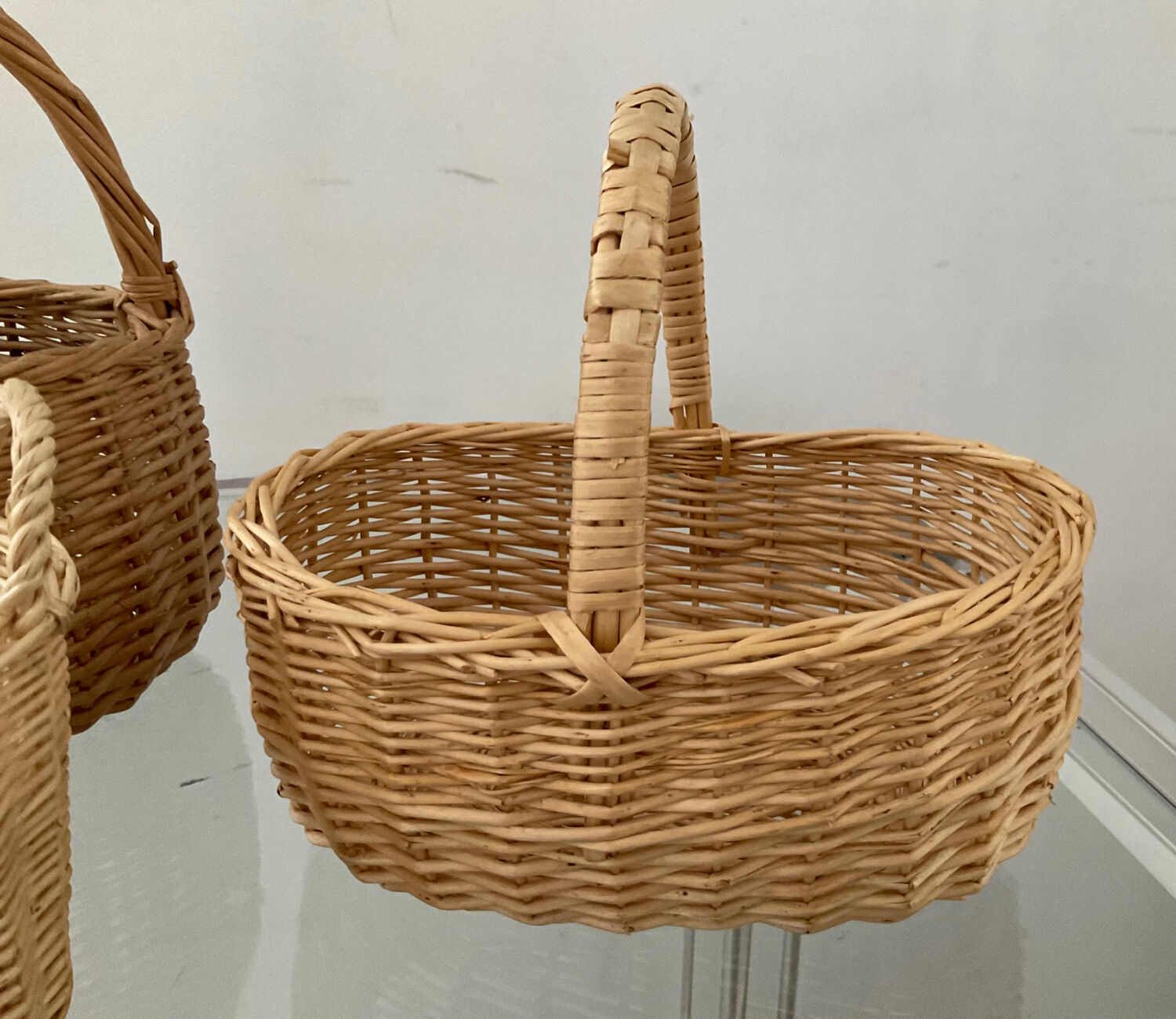 Series of 6 vintage wicker baskets