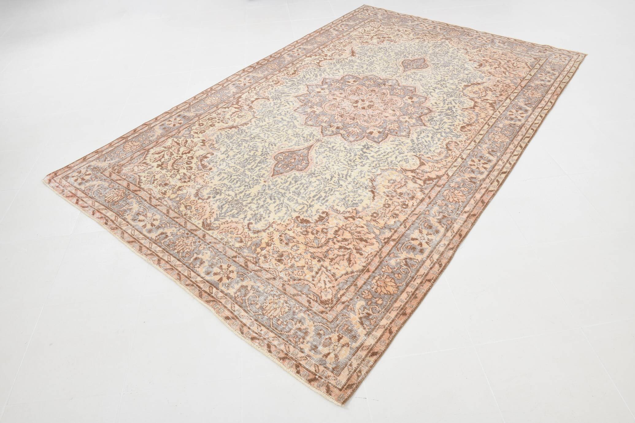 Vintage Persian Style Rug, Soft Beige Blue Medallion Handwoven Carpet
