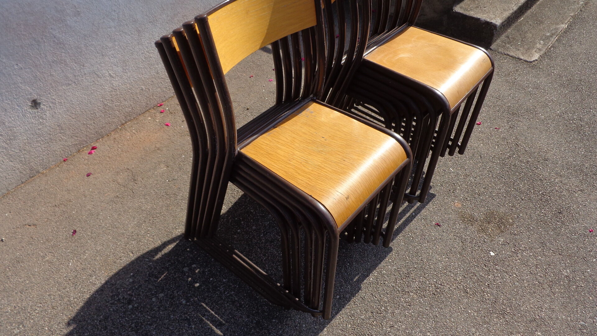 Ensemble de chaises scolaires