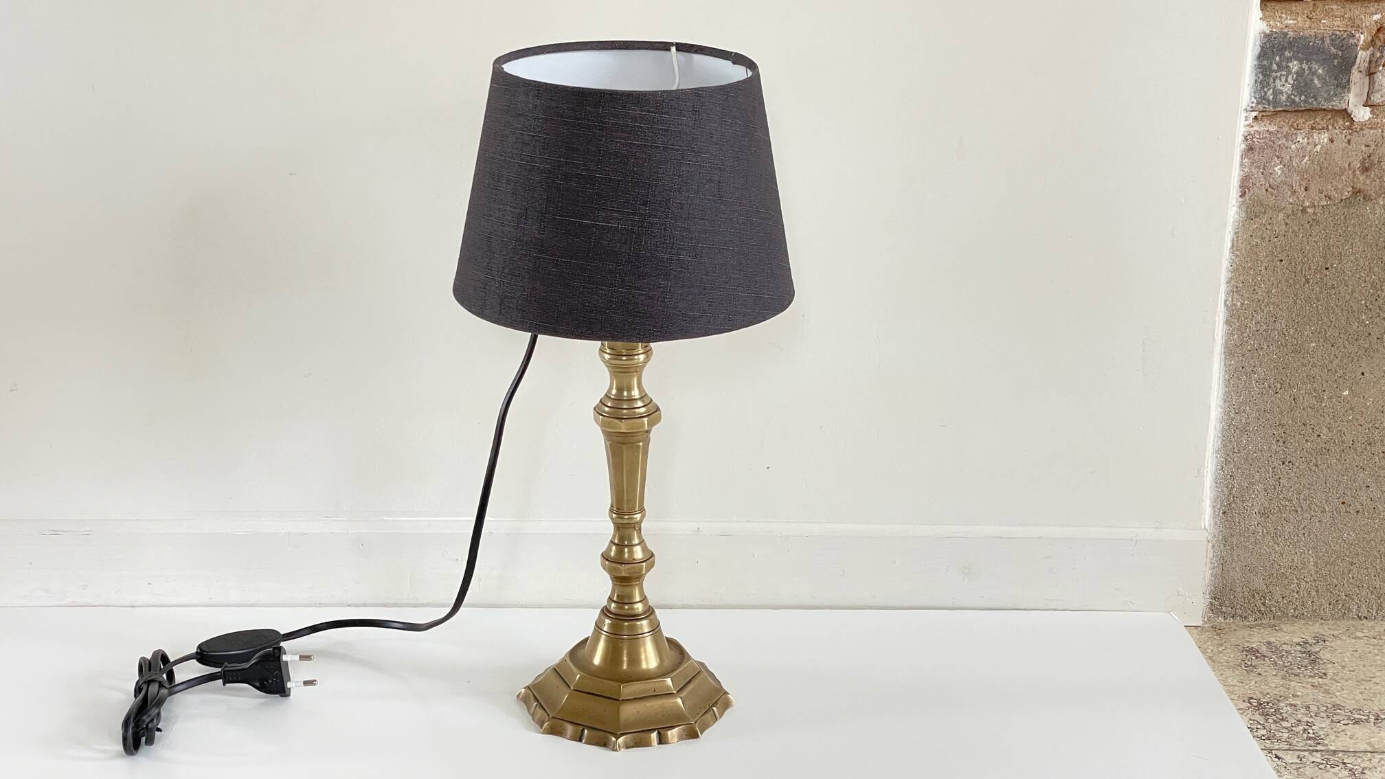 Chic vintage solid brass lamp