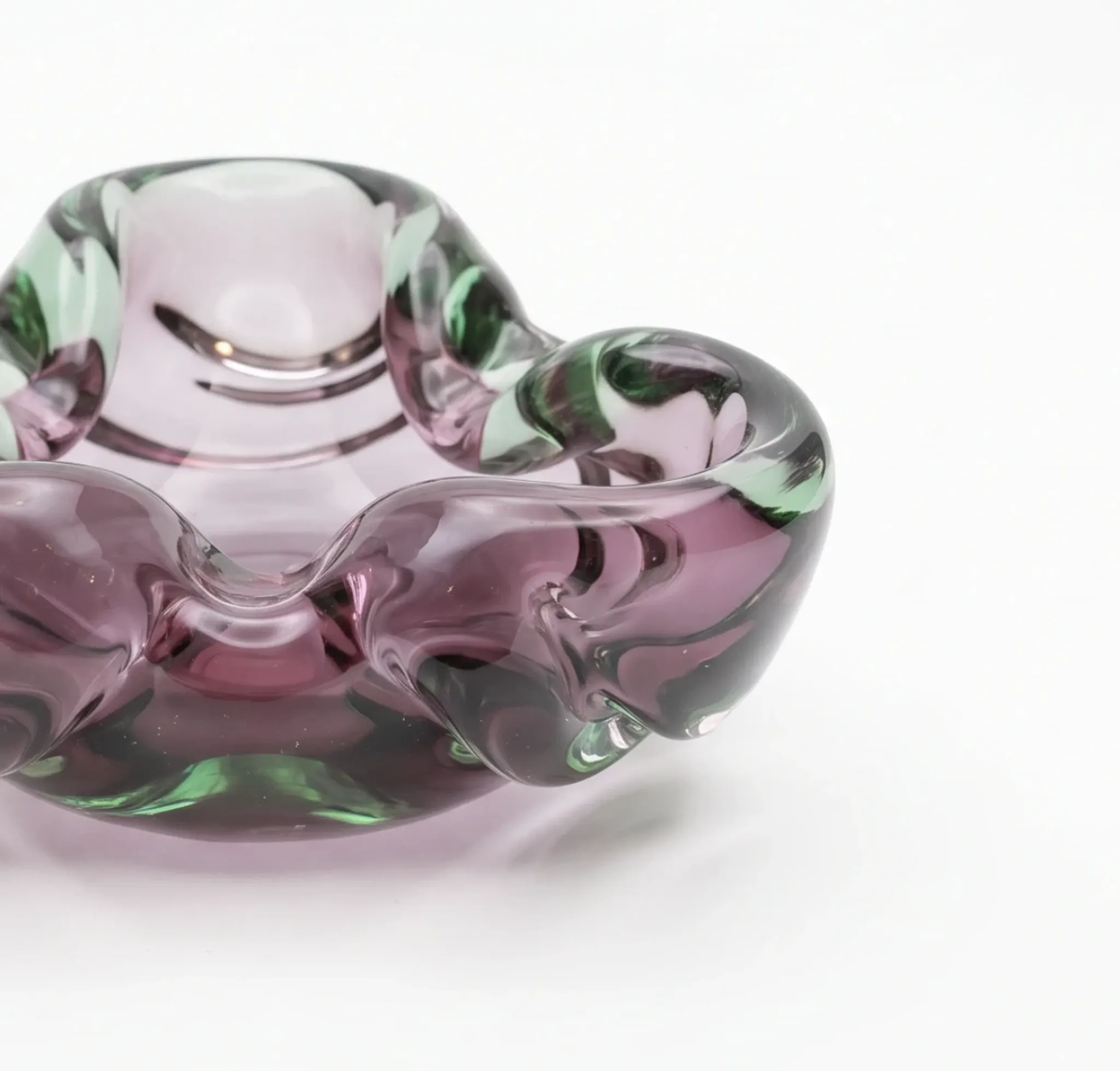 Vintage pink and green glass vide-poche/ashtray, organic shape, Murano.