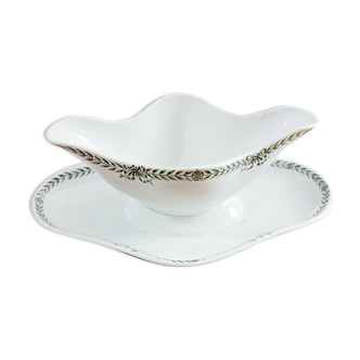 Iron earth sauce boat Amandinoise Victoire Company